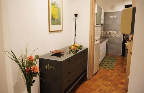 Bari City Centre Apartment | Casa dei Fiori Colorful Apt