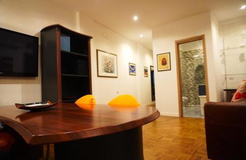 Bari City Centre Apartment | Casa dei Fiori Colorful Apt