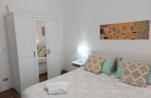 Old Town Apartment | Casa dei Normanni RUGGERO