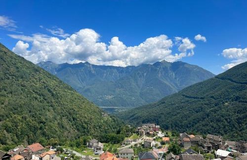 Montescheno House | CASA DEL CIOS calda e intima casetta immersa nel verde delle montagne