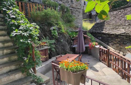 Montescheno House | CASA DEL CIOS calda e intima casetta immersa nel verde delle montagne