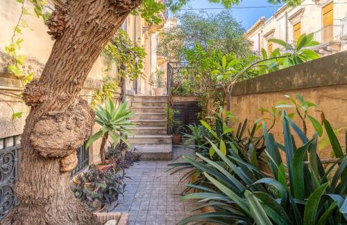 Noto Apartment | Casa del Conte con Terrazza by Wonderful Italy