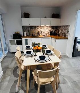 Pla del Bon Repos Apartment | Casa Del Mar 2