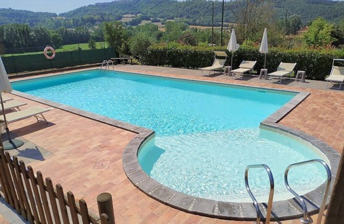 Fighille House | Casa delle Mammole C: A characteristic and welcoming apartment that is part of an ancient country house surrounded by the greenery, with Free WI-FI.