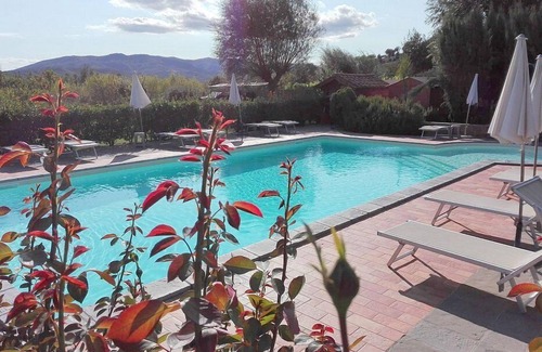 Fighille House | Casa delle Mammole C: A characteristic and welcoming apartment that is part of an ancient country house surrounded by the greenery, with Free WI-FI.