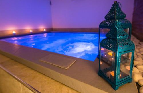 Castelfranco Emilia Villa | Casa delle Noci country house, pool & SPA
