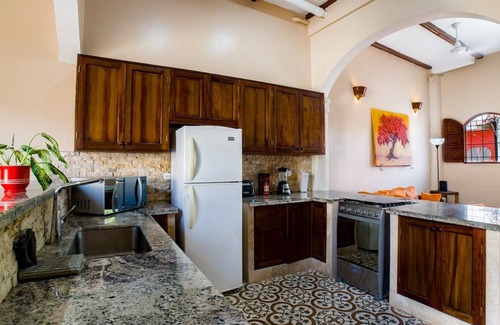 Granada House | CASA DELUS Fabulous Home with Private in Door Pool within Tourist Locationn