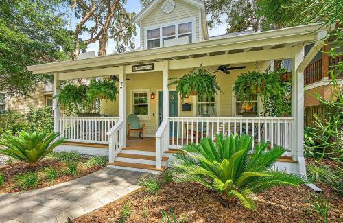 Downtown Historic District House | Casa DeSoto - Luxury Downtown Oasis
