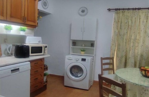 Evoramonte House | Casa dos Avós - Two Bedroom House, Sleeps 4