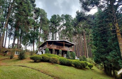 Jardim Europa House | Casa dos Pinheiros Campos do Jordão