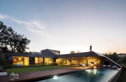 Molares House | Casa dos Sobreiros by LovelyStay