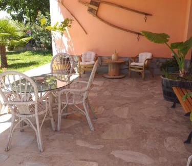 Salas Bajas House | CASA el NOGAL