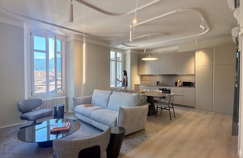 Como City Centre Apartment | Casa Elysium-Quiet/Bright/Centrally Located