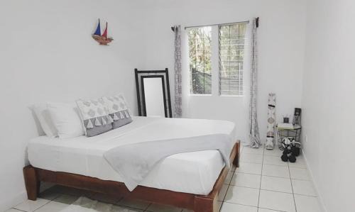 Valle Pura Vida House | Casa Emma Quepos