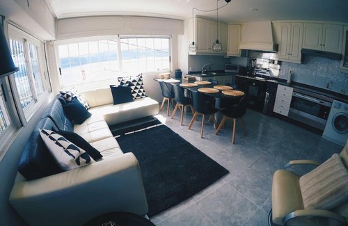 Raxo House | Casa en A Granxa, Sanxenxo, con vistas al mar