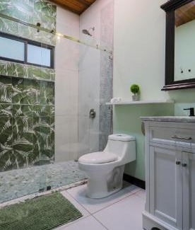 Penas Blancas House | Casa Esmeralda-5min to La Fortuna,King beds & pool