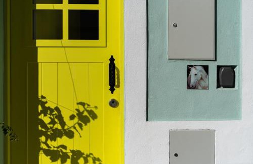 Estombar Apartment | Casa Estábulo- Cozy Rustic Farmhouse (HORSE LOFT)