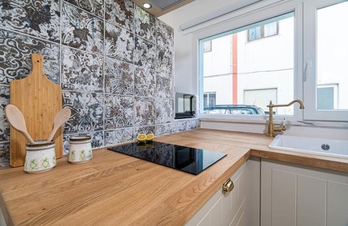 Estombar Apartment | Casa Estábulo- Cozy Rustic Farmhouse (HORSE LOFT)