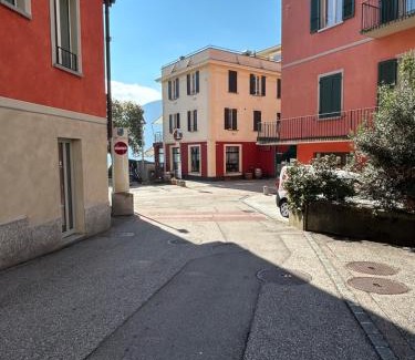 Melide House | Casa Felice con terrazzo a due passi dal Lago