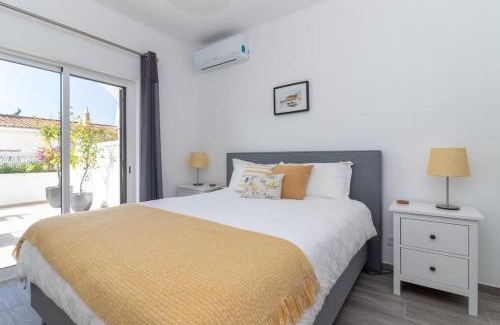 Vale de Covo House | Casa Ferrolho walk to beach and Carvoeiro centre