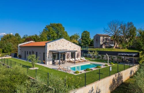 Stifanici Villa | Casa Fiore Viola for 8 people with heated pool