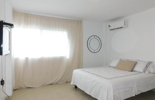 Punta Carnero House | Casa Florencia gran piscina