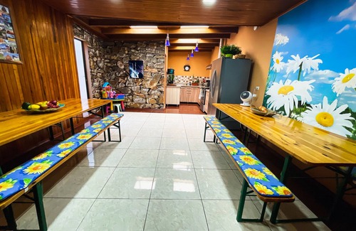 Heredia House | Casa Flores is a spacious 3 bd, 3 bath house in Heredia "The City of Flowers".