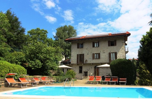 Vacciago Apartment | Casa Frey apt. 3 room apartment on Lake Orta with garden and swimming pool