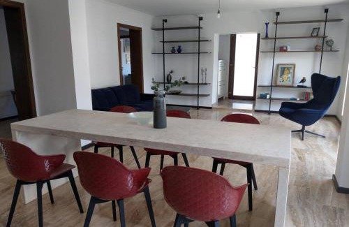 Simeria House | Casa Garda