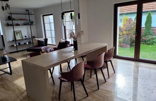 Simeria House | Casa Garda