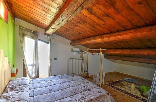 Spoleto House | Casa Geranio B: A modern and graceful apartment situated in a quiet location, a few minutes from the town center, with Free WI-FI.