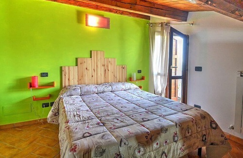 Spoleto House | Casa Geranio B: A modern and graceful apartment situated in a quiet location, a few minutes from the town center, with Free WI-FI.