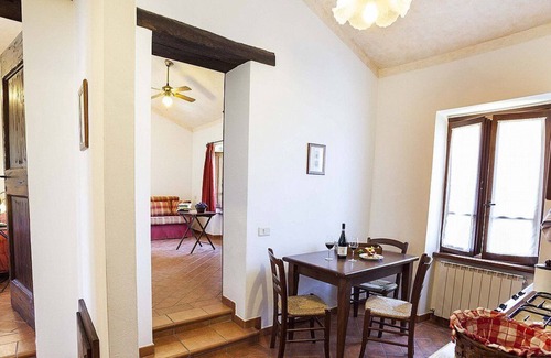 Umbertide House | Casa Gioele C: A welcoming apartment situated in a quiet location, a few minutes from the town center, with Free WI-FI.