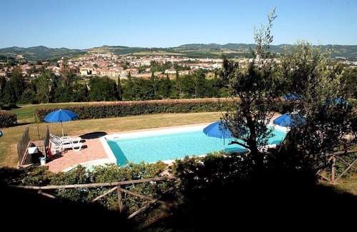 Umbertide House | Casa Gioele C: A welcoming apartment situated in a quiet location, a few minutes from the town center, with Free WI-FI.