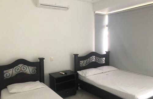 Girardot House | Casa Girardot Condominio El peñon 5 Habitaciones.