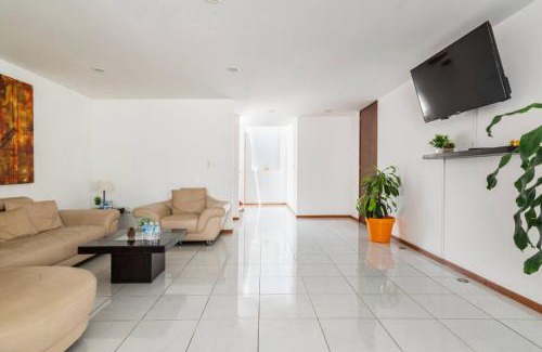 Lomas de Angelopolis House | Casa Grande, Cómoda y con Seguridad - Excelente Ubicación