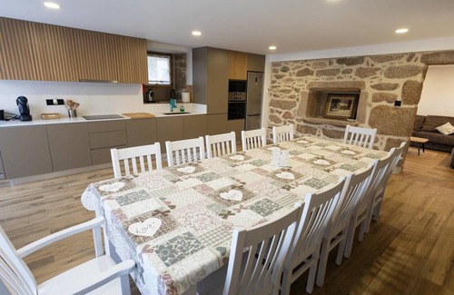 Valenca House | Casa Grande de Gondomil | Padel | Swimming Pool | Table Tennis | Foosball