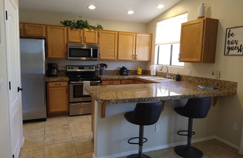Monterra Knolls House | CASA GRIS-Heated spool-Bring your fur baby! Enjoy Naranja Park and bike trails.
