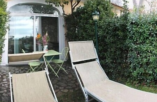 Nocelle House | Casa Ilnira B: A bright apartment in a quiet position, located on a hillside above the sea, with Free WI-FI.