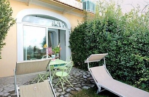 Nocelle House | Casa Ilnira D: A bright and sunny apartment in a quiet position, located on a hillside above the sea, with Free WI-FI.