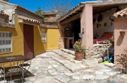 Azuara House | Casa Jara