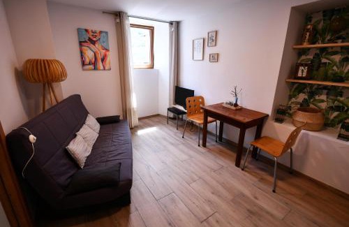 Valcarlos Apartment | Casa karrikaburu