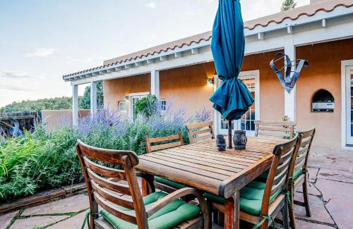 Valdez House | Casa Kiva