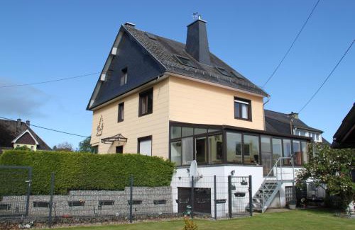 Buellingen House | Casa Léon