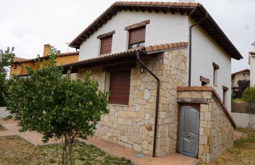 Navarredonda de Gredos Ski Chalet | Casa la Cabañuela
