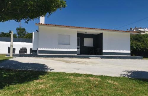 Esmoriz House | Casa la Grenadine