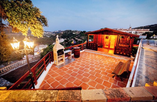 Almunecar Cabin | Casa La Loma, tu Cabaña de Madera en un Entorno Natural