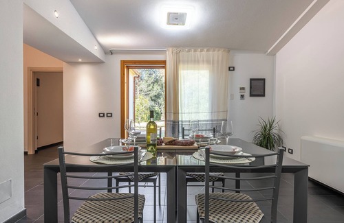 Alghero Apartment | Casa La Vigna - Three Bedroom Apartment, Sleeps 7