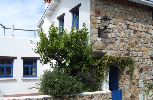 Figueiro dos Vinhos House | Casa Laranjeira - beautiful house in small rural hamlet