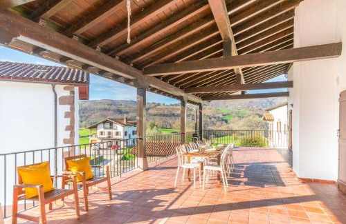 Arizkun Ski Chalet | Casa Larrañea, Espaciosa casa rural en el corazón del Baztán